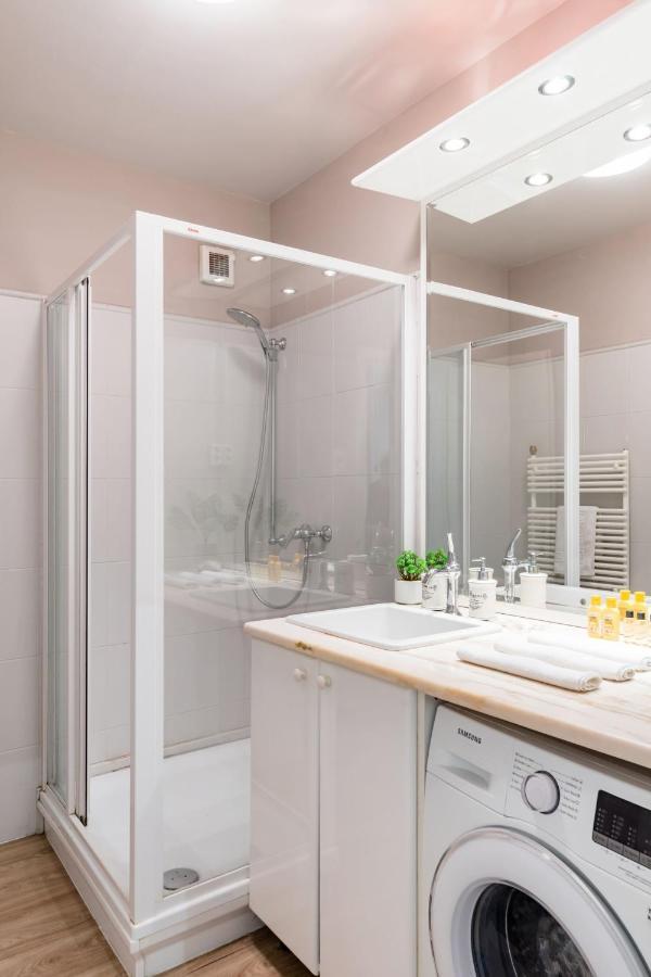 Sunny And Penthouse With Private Garage Apartament
