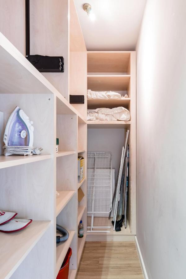 Sunny And Penthouse With Private Garage Budapesta
