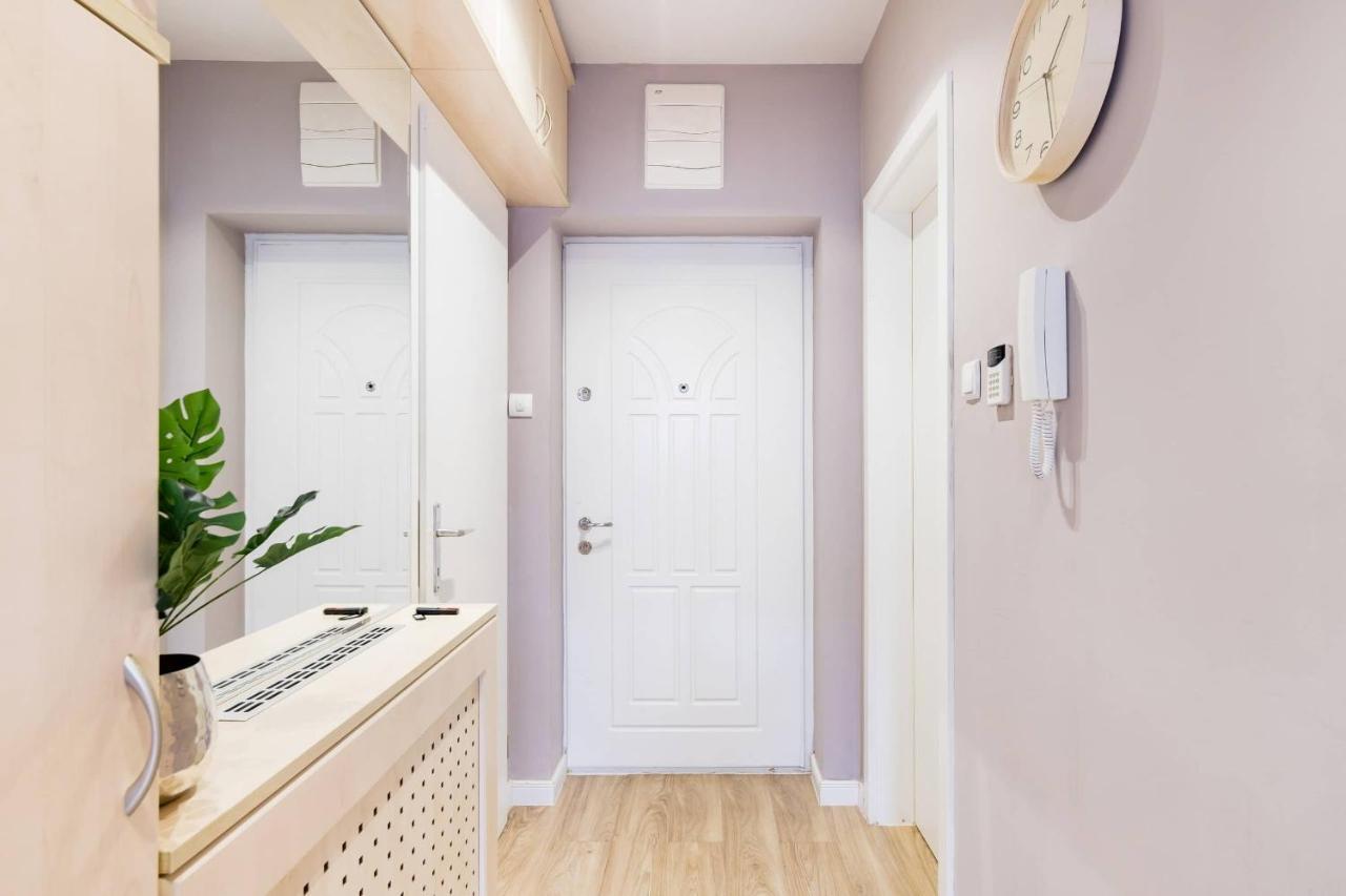 Sunny And Penthouse With Private Garage Apartament