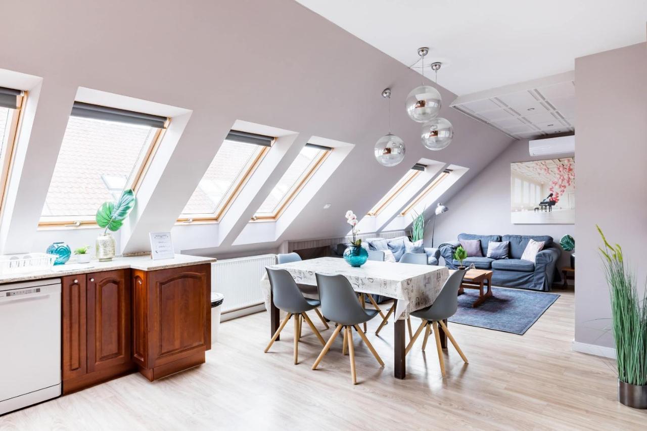 Sunny And 3-bedroom Penthouse With Garage *